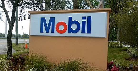 Monument sign — Mobil